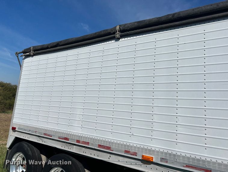 image for item DS2441 2005 Wilson DWH-500  grain trailer