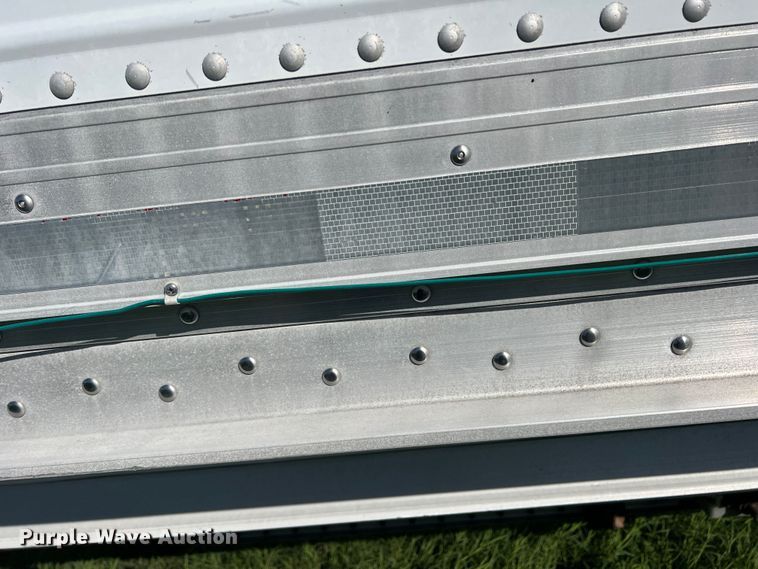 image for item DS2441 2005 Wilson DWH-500  grain trailer