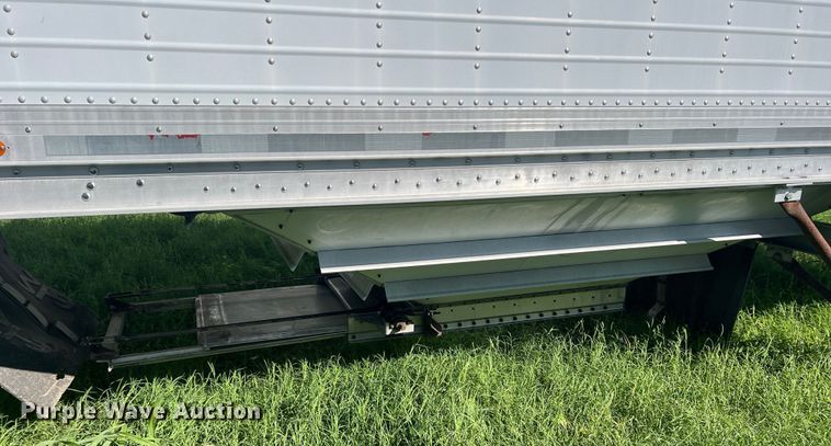 image for item DS2441 2005 Wilson DWH-500  grain trailer