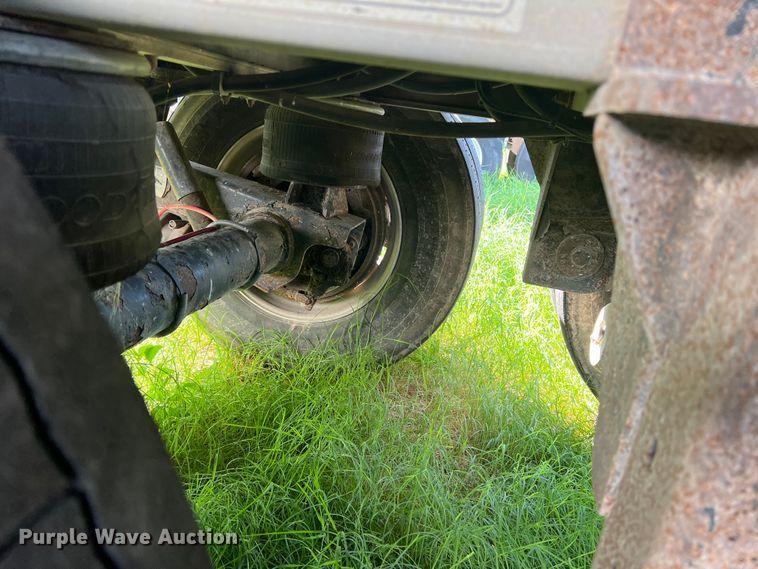 image for item DS2441 2005 Wilson DWH-500  grain trailer