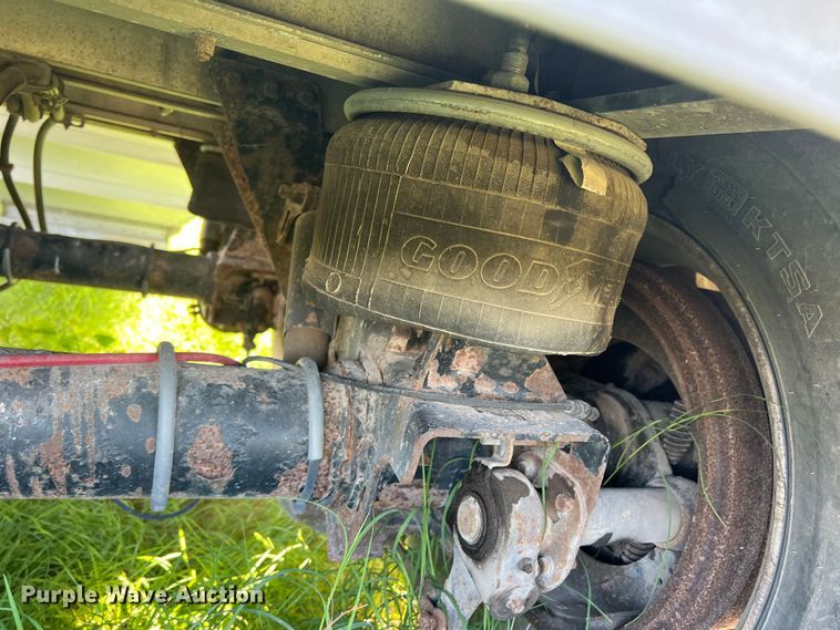 image for item DS2441 2005 Wilson DWH-500  grain trailer