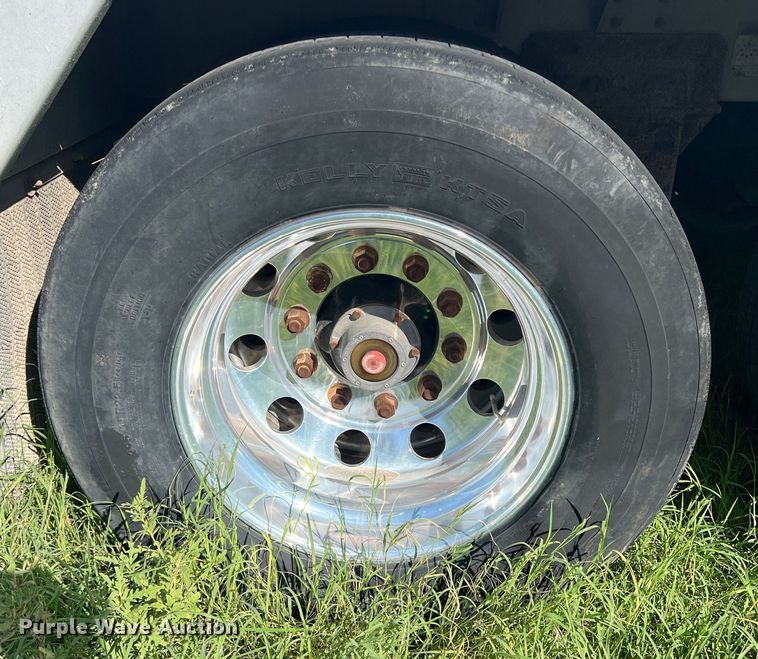 image for item DS2441 2005 Wilson DWH-500  grain trailer