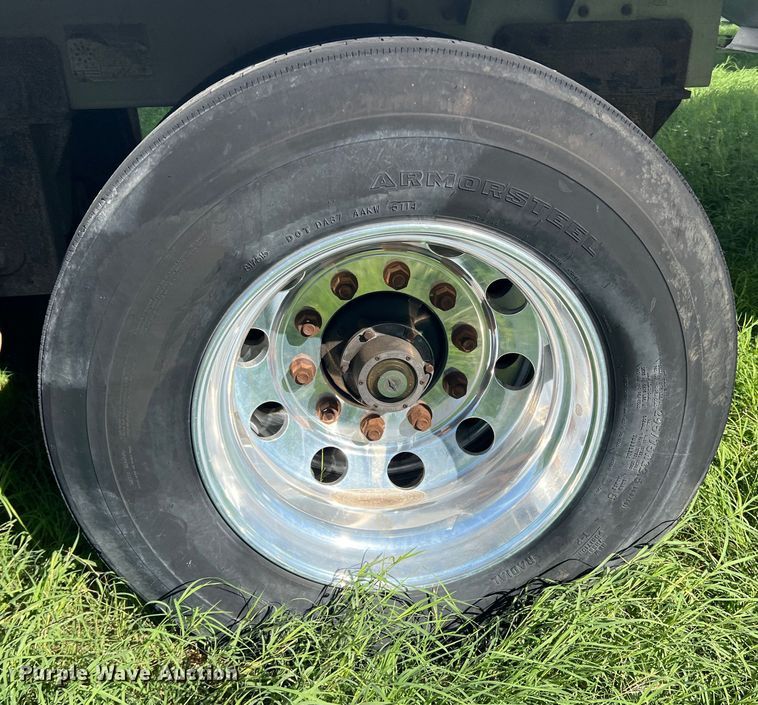 image for item DS2441 2005 Wilson DWH-500  grain trailer