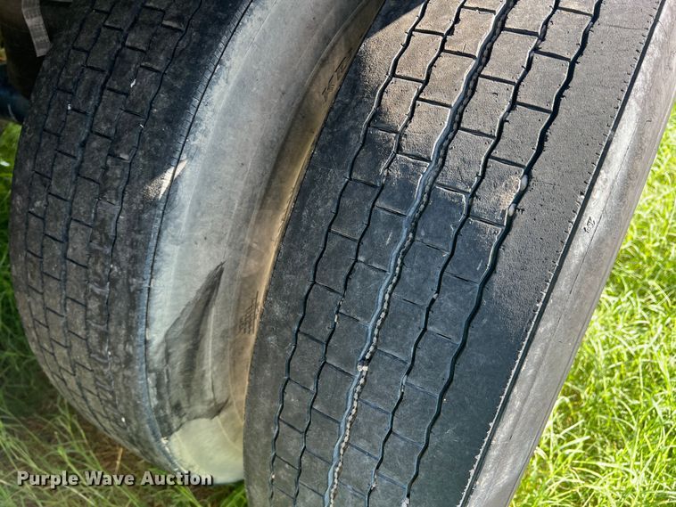 image for item DS2441 2005 Wilson DWH-500  grain trailer