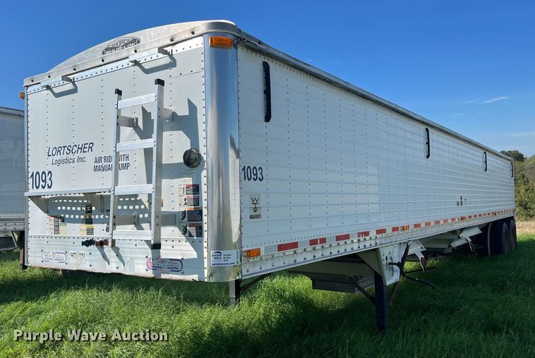 image for item DS2442 2004 Wilson DWH-500  grain trailer