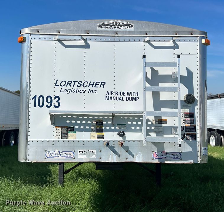 image for item DS2442 2004 Wilson DWH-500  grain trailer