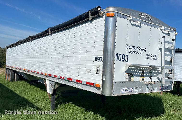 image for item DS2442 2004 Wilson DWH-500  grain trailer