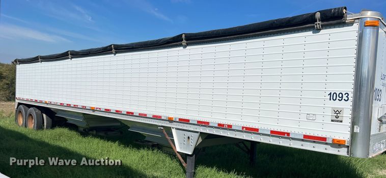 image for item DS2442 2004 Wilson DWH-500  grain trailer