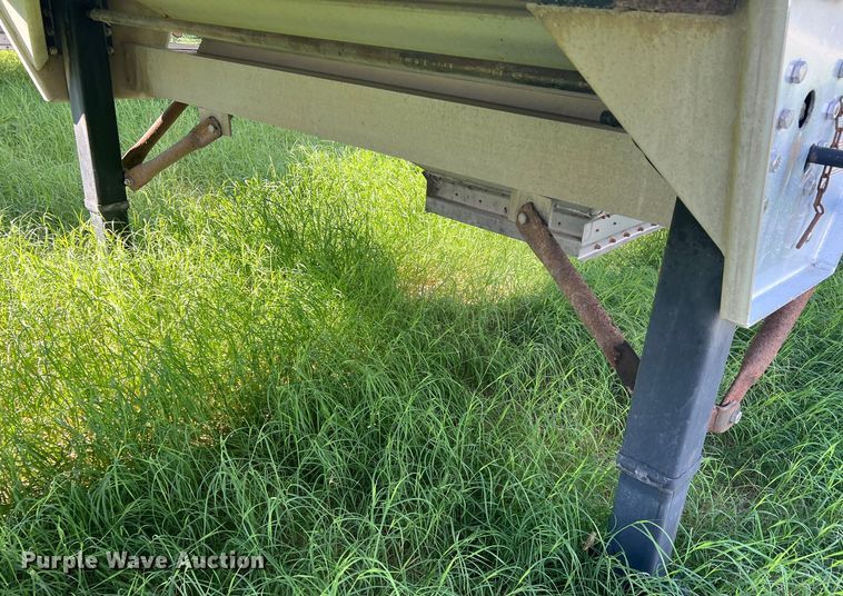 image for item DS2442 2004 Wilson DWH-500  grain trailer