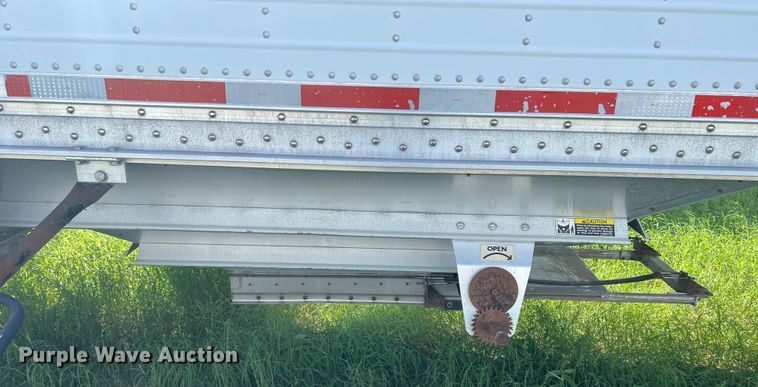 image for item DS2442 2004 Wilson DWH-500  grain trailer