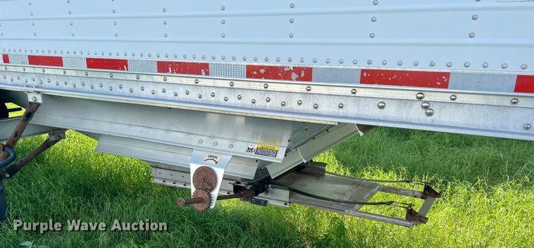 image for item DS2442 2004 Wilson DWH-500  grain trailer