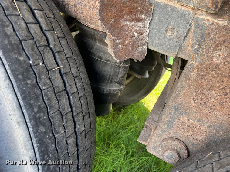 image for item DS2442 2004 Wilson DWH-500  grain trailer