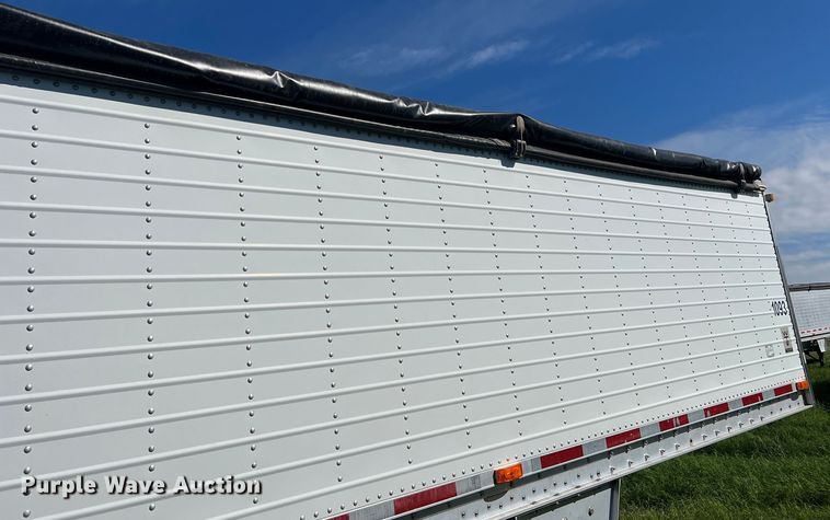 image for item DS2442 2004 Wilson DWH-500  grain trailer