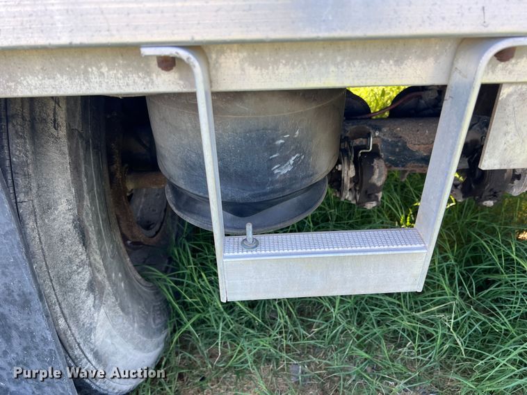 image for item DS2442 2004 Wilson DWH-500  grain trailer