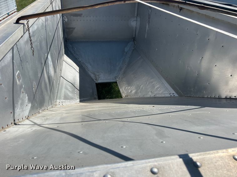 image for item DS2444 2000 Timpte Super Hopper  grain trailer