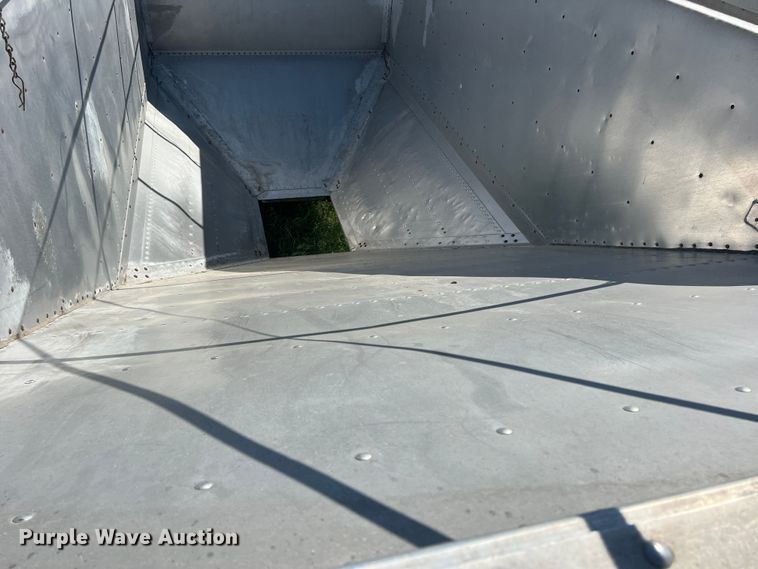 image for item DS2444 2000 Timpte Super Hopper  grain trailer