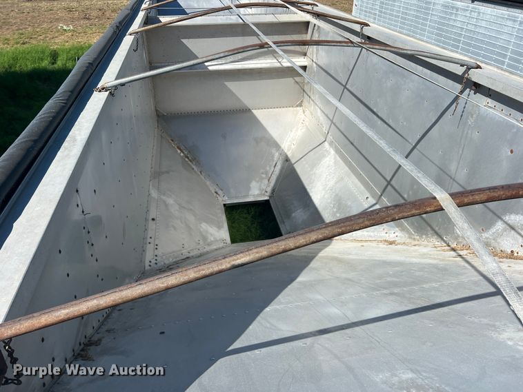 image for item DS2444 2000 Timpte Super Hopper  grain trailer