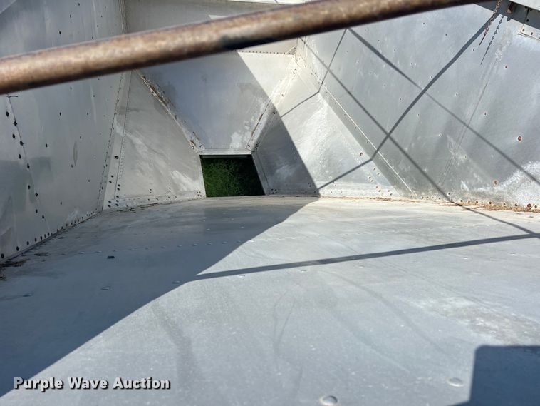 image for item DS2444 2000 Timpte Super Hopper  grain trailer