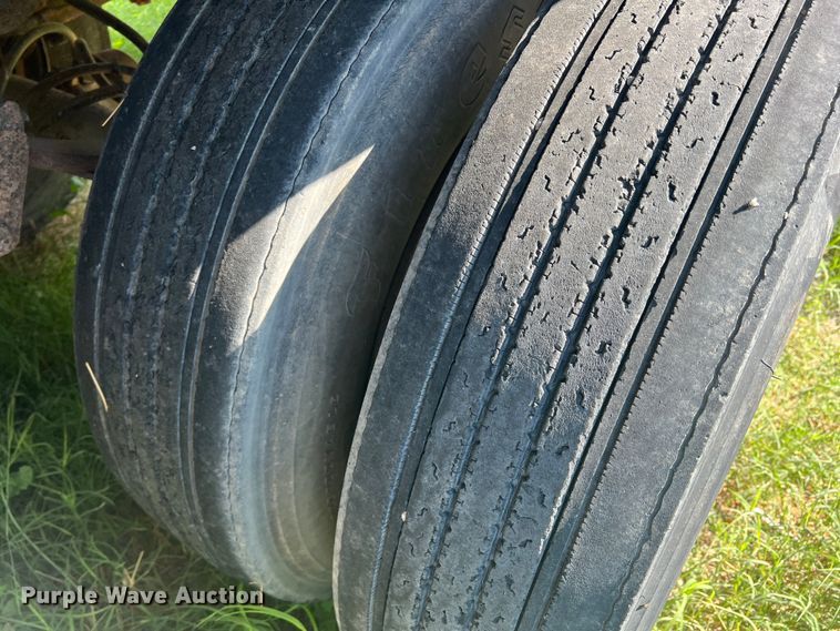 image for item DS2444 2000 Timpte Super Hopper  grain trailer