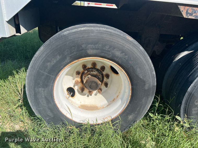 image for item DS2444 2000 Timpte Super Hopper  grain trailer