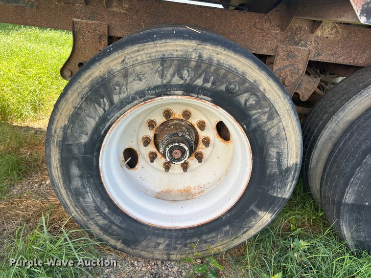 image for item DS2444 2000 Timpte Super Hopper  grain trailer