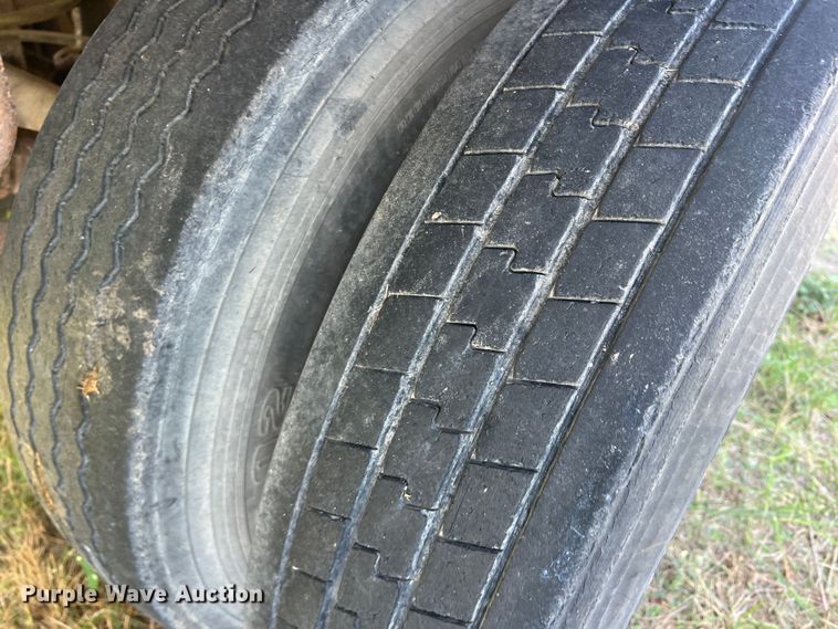 image for item DS2446 1996 Timpte Super Hopper  grain trailer