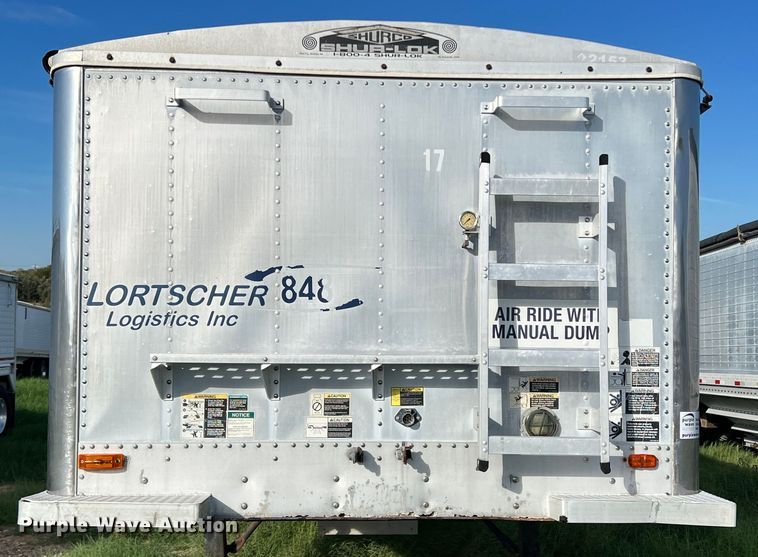 image for item DS2448 1999 Wilson DWH-400  grain trailer