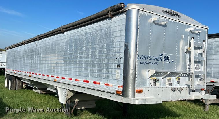image for item DS2448 1999 Wilson DWH-400  grain trailer