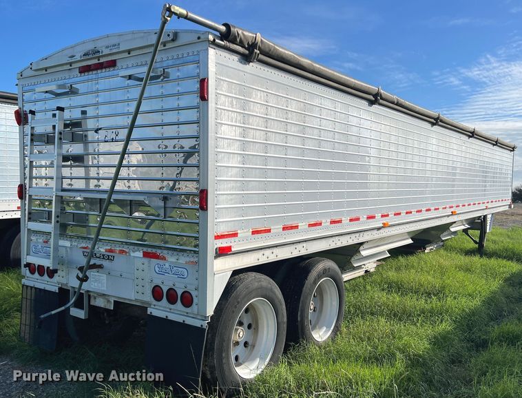 image for item DS2448 1999 Wilson DWH-400  grain trailer