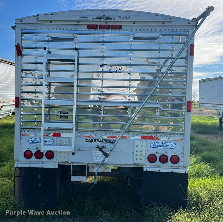 image for item DS2448 1999 Wilson DWH-400  grain trailer