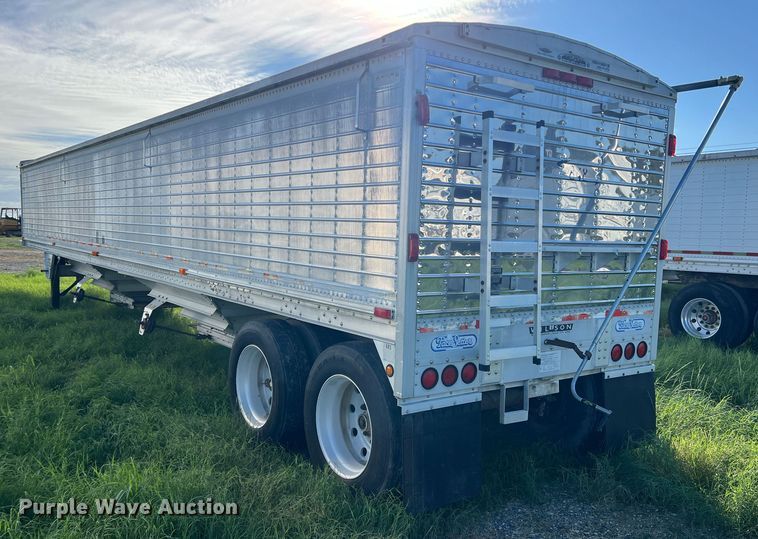 image for item DS2448 1999 Wilson DWH-400  grain trailer