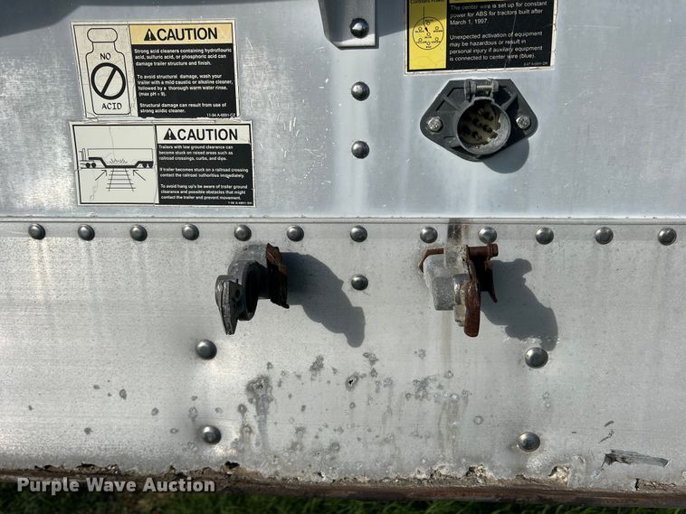 image for item DS2448 1999 Wilson DWH-400  grain trailer