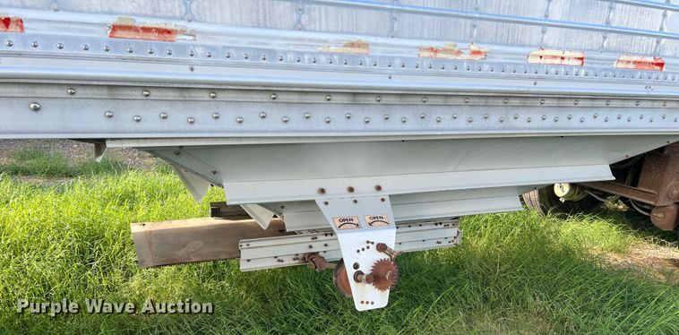 image for item DS2448 1999 Wilson DWH-400  grain trailer
