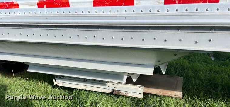 image for item DS2448 1999 Wilson DWH-400  grain trailer