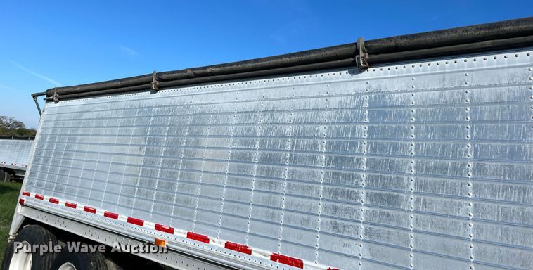 image for item DS2448 1999 Wilson DWH-400  grain trailer