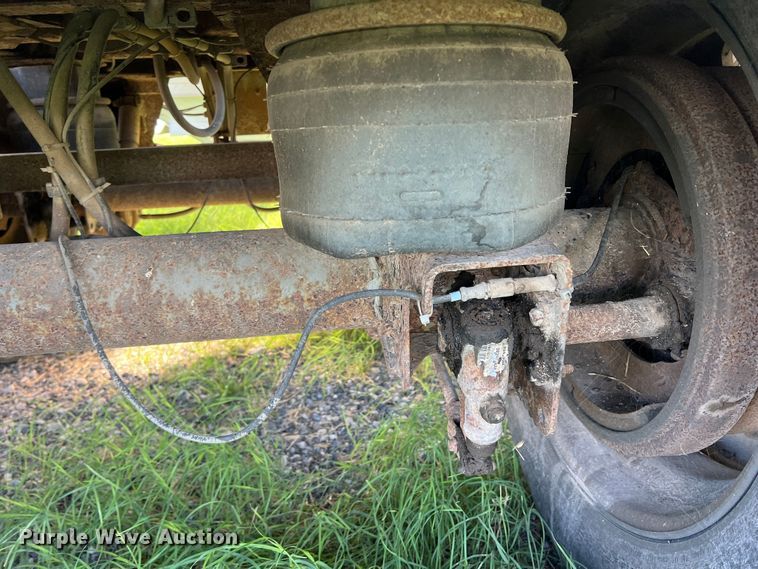 image for item DS2448 1999 Wilson DWH-400  grain trailer