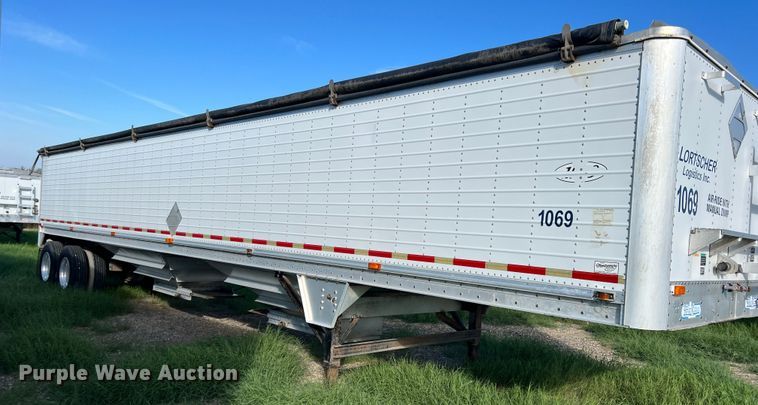 image for item DS2449 1997 Wilson DWH-400  grain trailer