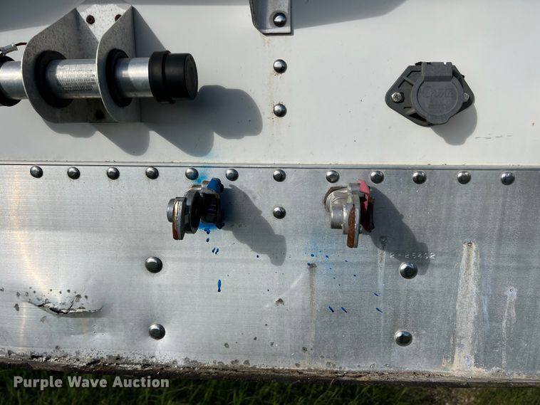 image for item DS2449 1997 Wilson DWH-400  grain trailer