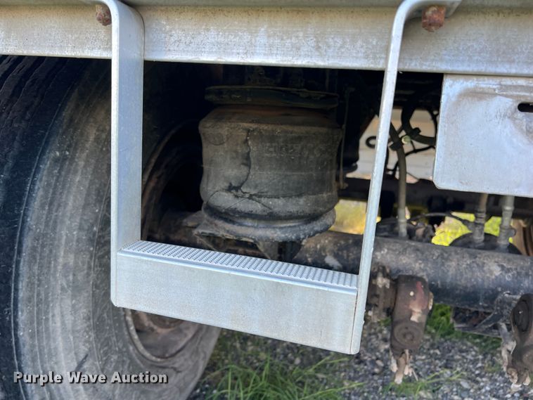 image for item DS2449 1997 Wilson DWH-400  grain trailer