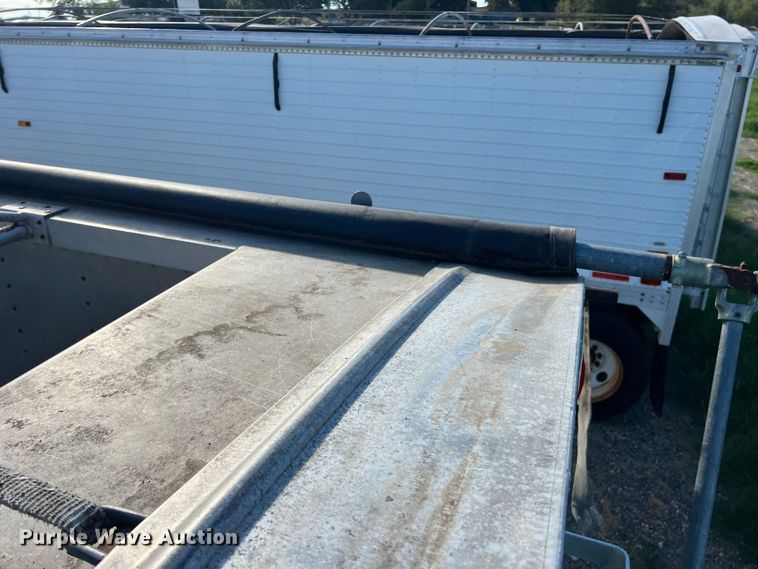 image for item DS2449 1997 Wilson DWH-400  grain trailer