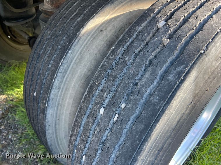 image for item DS2449 1997 Wilson DWH-400  grain trailer