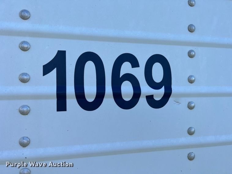 image for item DS2449 1997 Wilson DWH-400  grain trailer