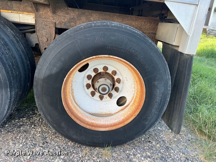 image for item DS2450 2007 Timpte Supper Hopper  grain trailer