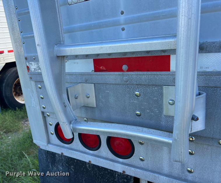 image for item DS2451 2001 Timpte Super Hopper  grain trailer