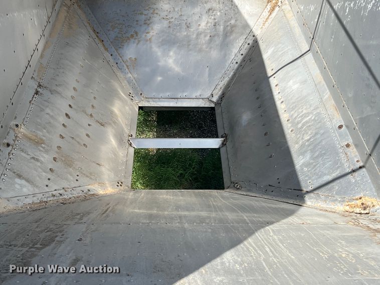 image for item DS2451 2001 Timpte Super Hopper  grain trailer