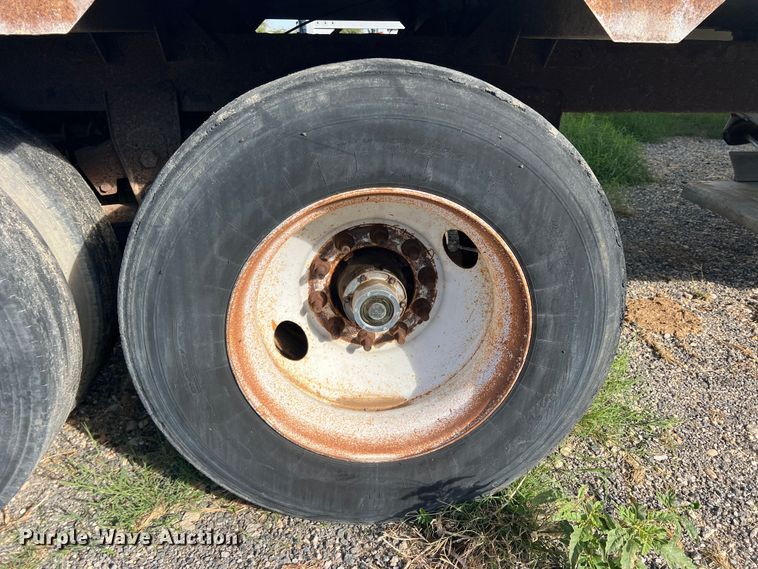 image for item DS2451 2001 Timpte Super Hopper  grain trailer