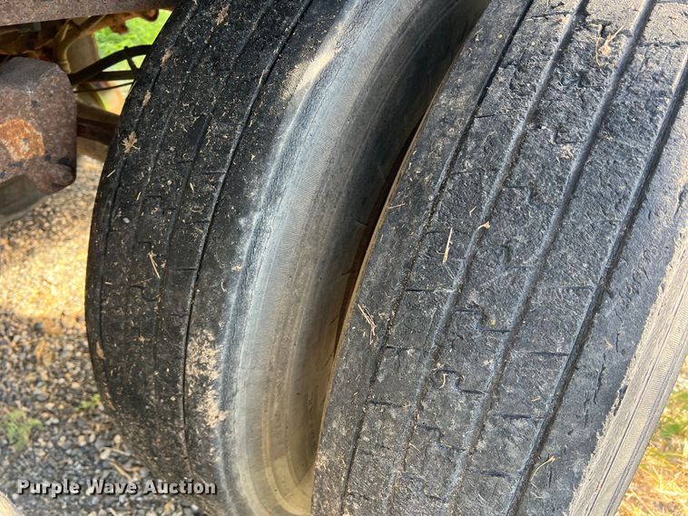 image for item DS2451 2001 Timpte Super Hopper  grain trailer