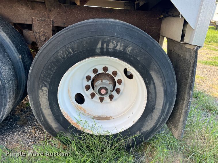 image for item DS2451 2001 Timpte Super Hopper  grain trailer