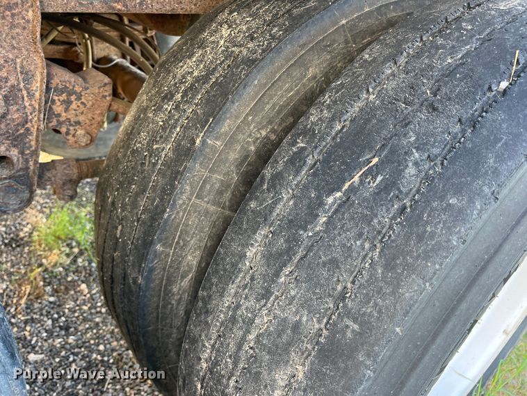 image for item DS2451 2001 Timpte Super Hopper  grain trailer