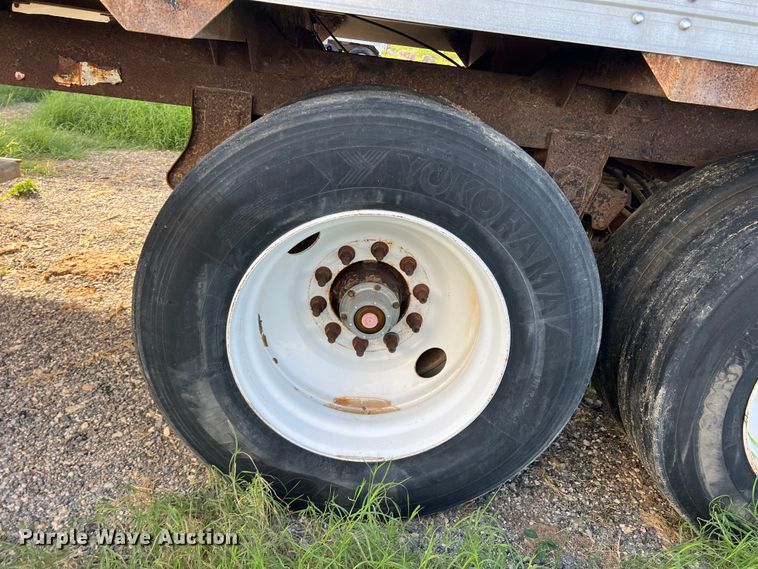 image for item DS2451 2001 Timpte Super Hopper  grain trailer